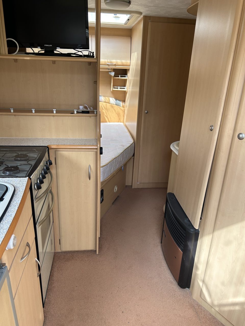COACHMAN AMARA 530/4 2004 FIXED BED SOLD - Image 4