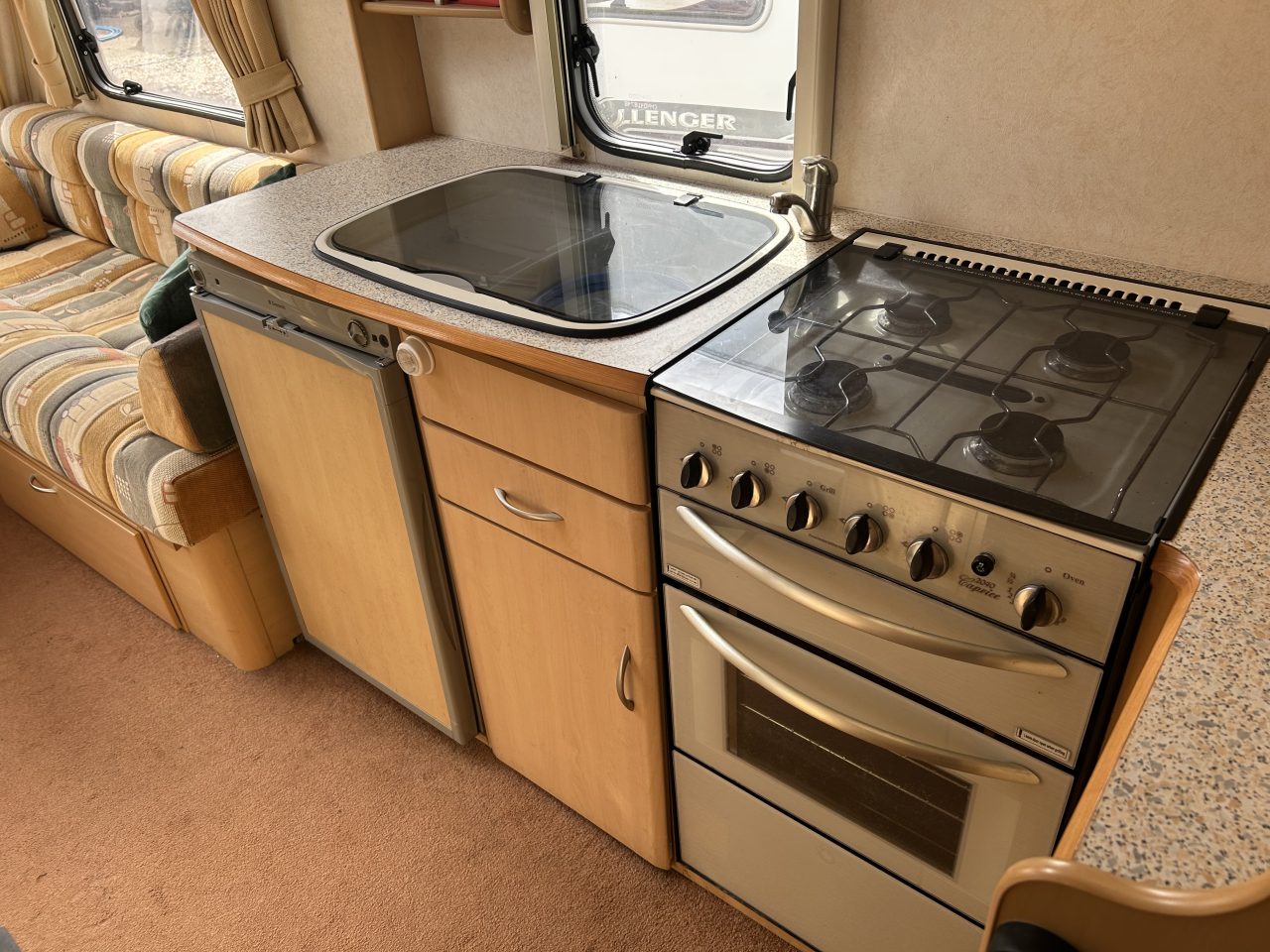COACHMAN AMARA 530/4 2004 FIXED BED SOLD - Image 7