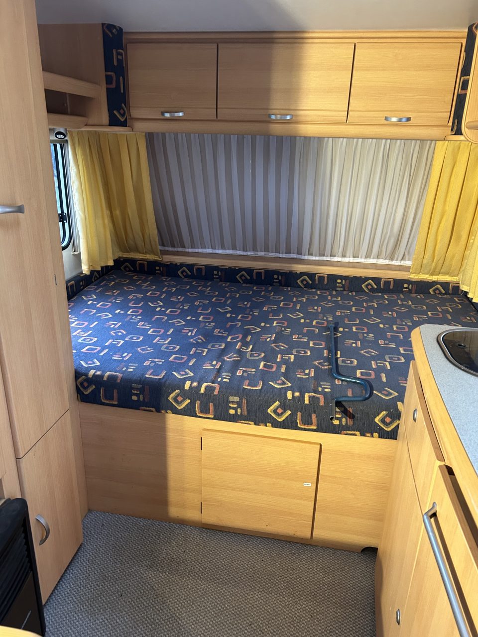 TEC TOUR 400D 2005 FIXED BED SOLD - Image 2