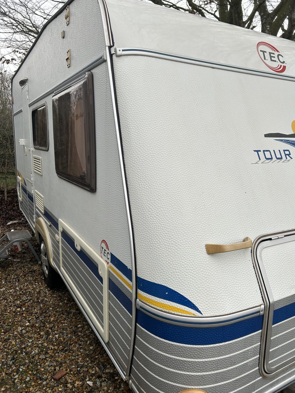 TEC TOUR 400D 2005 FIXED BED SOLD