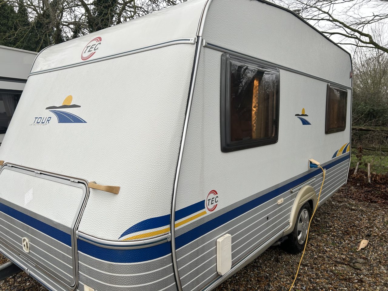 TEC TOUR 400D 2005 FIXED BED SOLD - Image 13