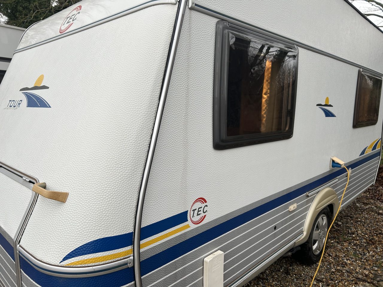 TEC TOUR 400D 2005 FIXED BED SOLD - Image 15